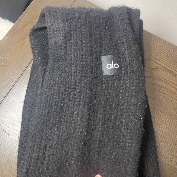 Alo Yoga Women's Black Joggers-tracksuits - Picture 4 of 5